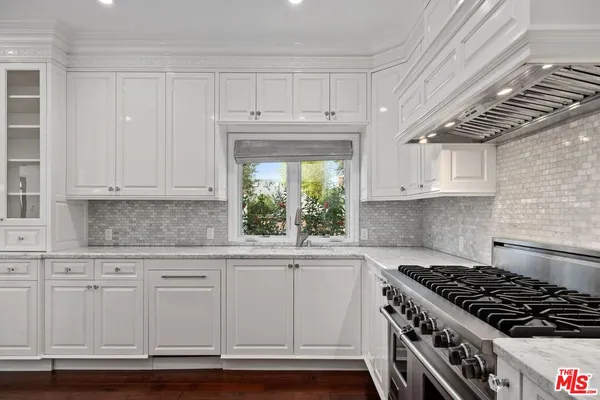 $18,000 | 438 Lincoln Boulevard, Santa Monica, CA 90402