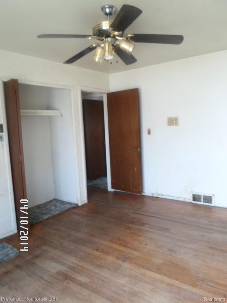 3768 Fox Street Inkster, MI 48141 - Photo 7 of 13 master bed ent.jpg