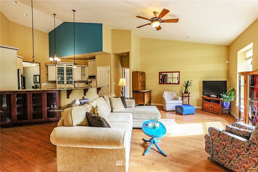 8280 Southeast Sedgwick Road Port Orchard, WA 98367 - Photo 8 of 25 Gallery Image 8
