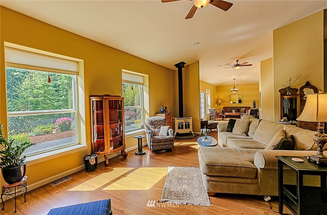 8280 Southeast Sedgwick Road Port Orchard, WA 98367 - Photo 9 of 25 Gallery Image 9