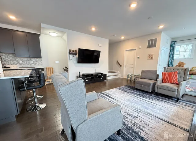 $4,000 | 102 Dickson Court, Highland Park, NJ 08904