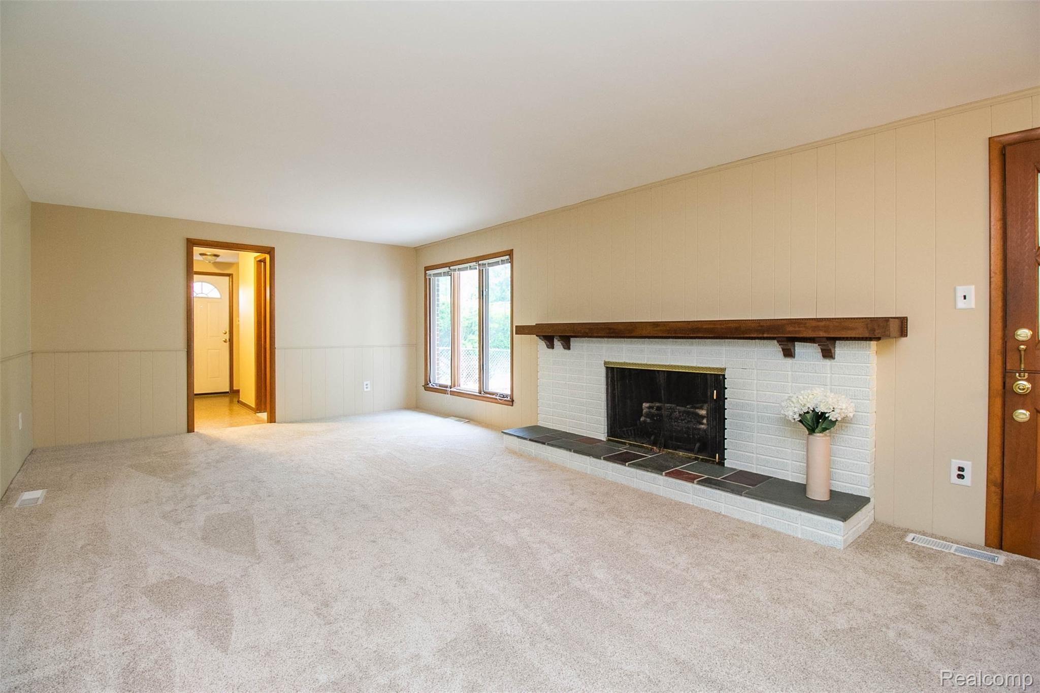 35925 Johnstown Road Farmington, MI 48335 - Photo 17 of 46 16.jpg