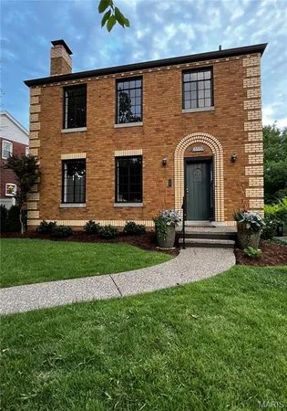 $725,000 | 6550 Walsh Street, St. Louis, MO 63109