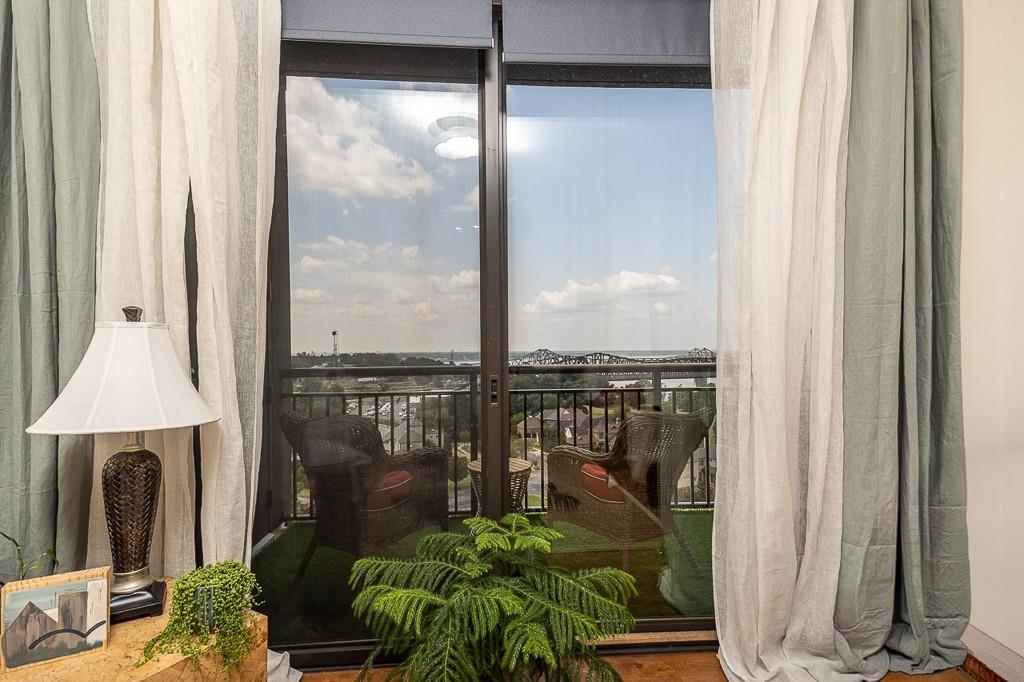 717 Riverside Drive, Unit 1102 Memphis, TN 38103 - Photo 2 of 25