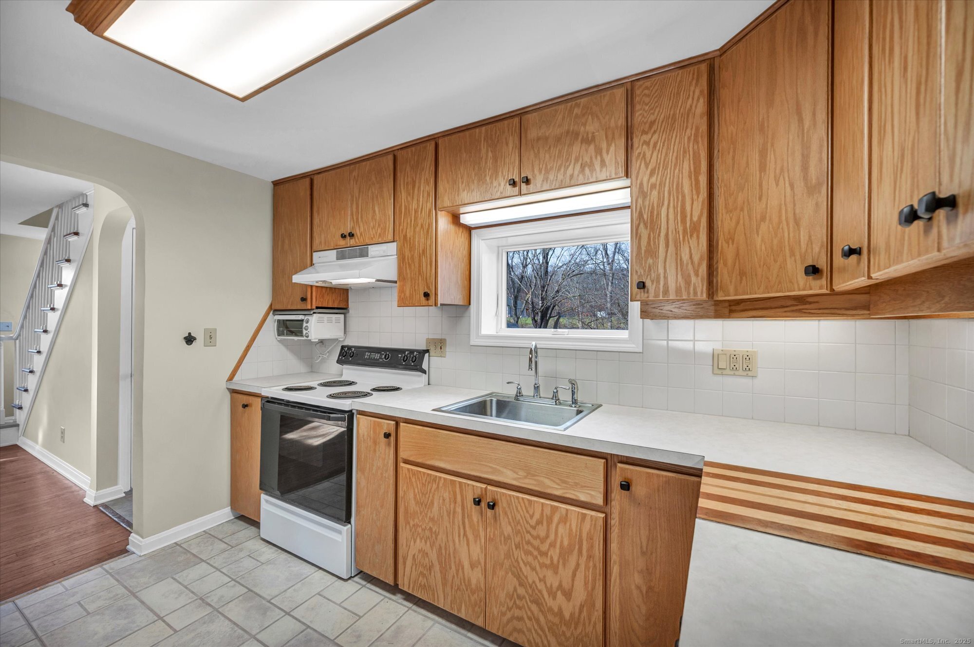 237 Boston Road Middletown, CT 06457 - Photo 16 of 32