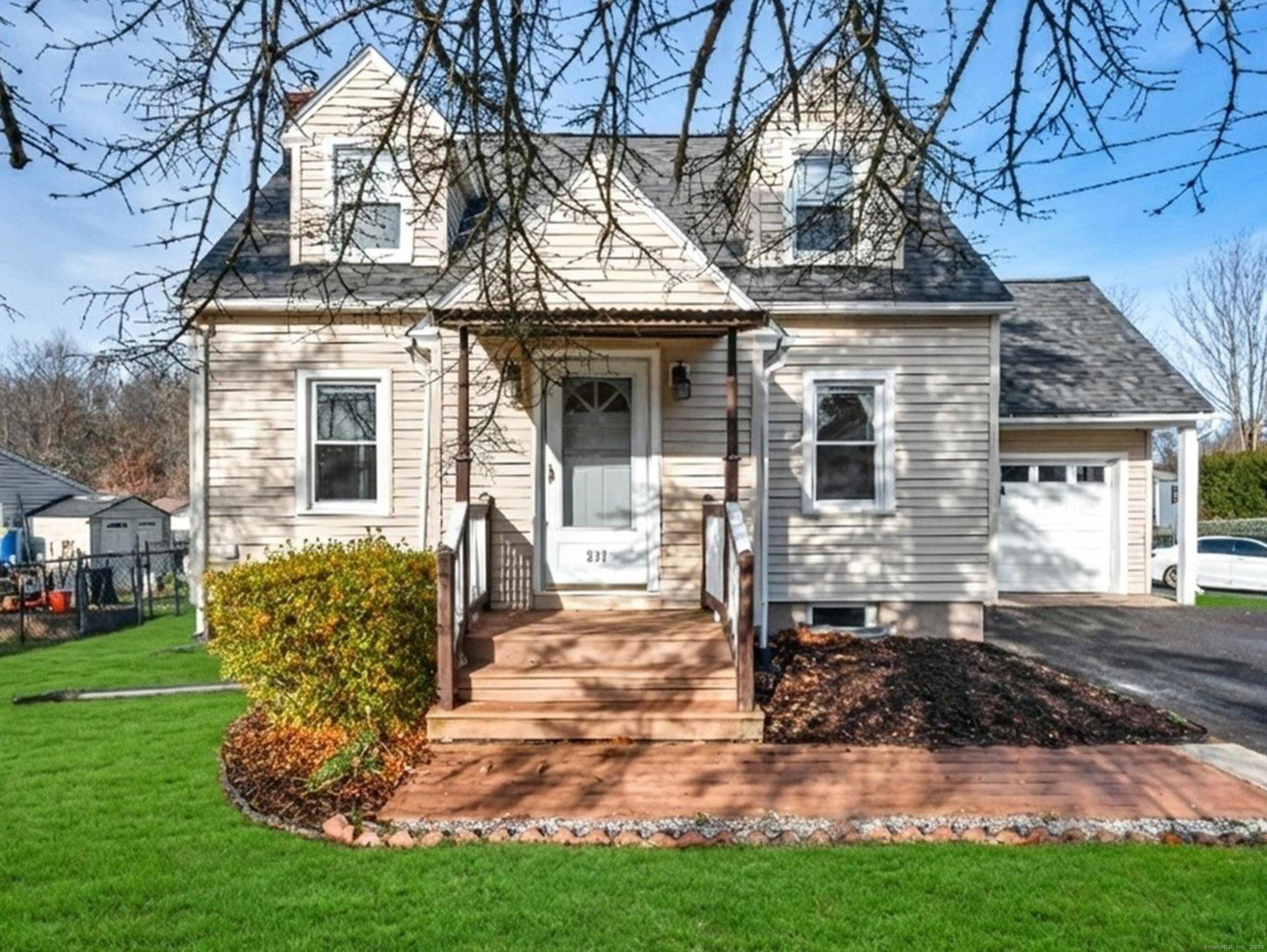 237 Boston Road Middletown, CT 06457 - Photo 2 of 32