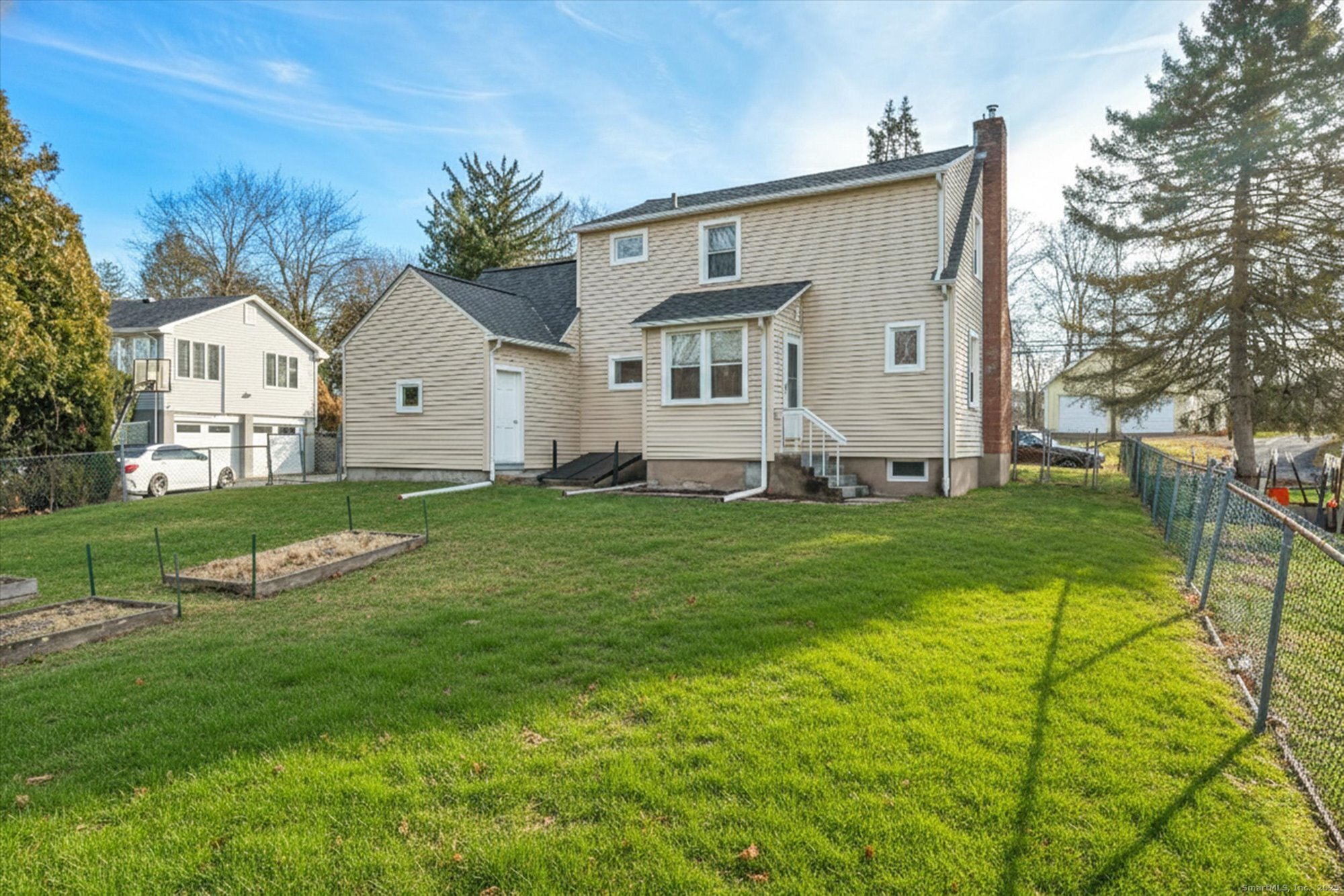 237 Boston Road Middletown, CT 06457 - Photo 4 of 32