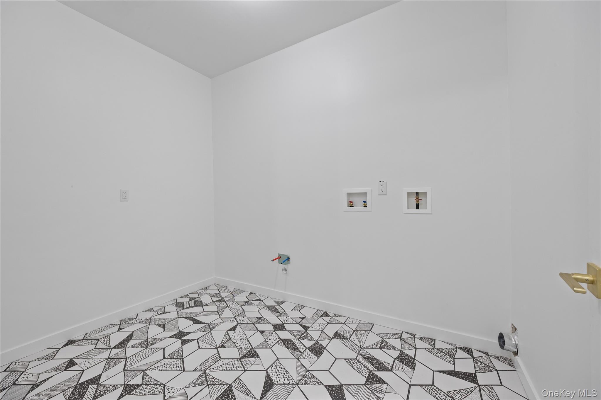 40 Singer Avenue, Unit 214 Spring Valley, NY 10977 - Photo 35 of 49 a view of a small space