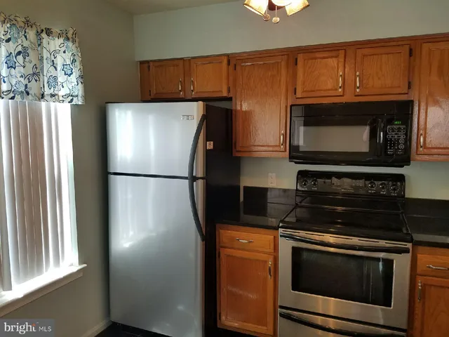 $1,895 | 9377 Scarlet Oak Drive, Manassas, VA 20110