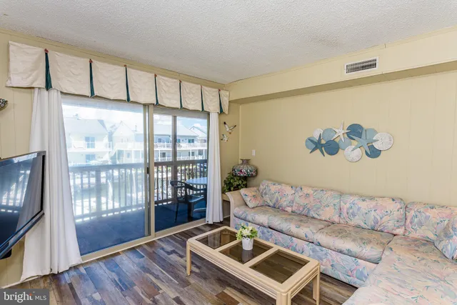 $345,000 | 128 Captains Quarters Road, Unit 201, Ocean City, MD 21842