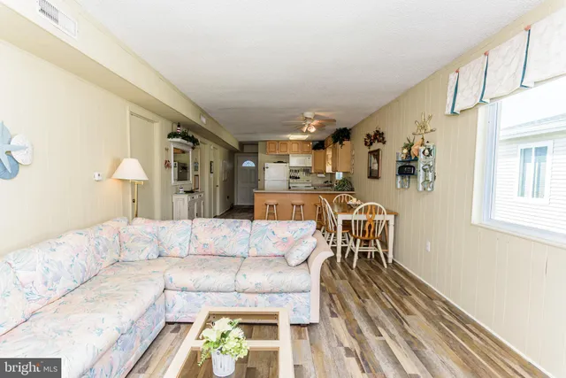 $345,000 | 128 Captains Quarters Road, Unit 201, Ocean City, MD 21842