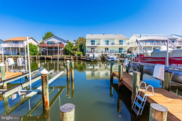 $345,000 | 128 Captains Quarters Road, Unit 201, Ocean City, MD 21842
