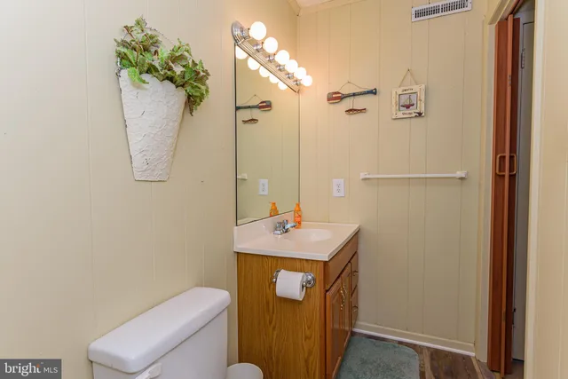 $345,000 | 128 Captains Quarters Road, Unit 201, Ocean City, MD 21842