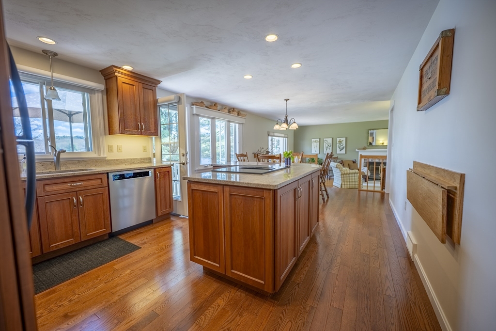 132 Paxton Road Spencer, MA 01562 - Photo 13 of 42