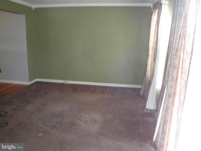 4011 Cutty Sark Road Middle River, MD 21220 - Photo 15 of 30 Living Room