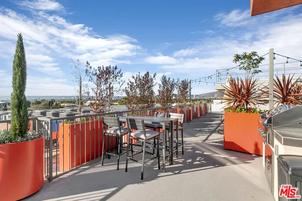 $2,295 | 3567 Chesapeake Avenue, Unit 406, Los Angeles, CA 90016