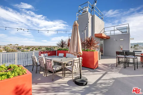 $2,295 | 3567 Chesapeake Avenue, Unit 406, Los Angeles, CA 90016