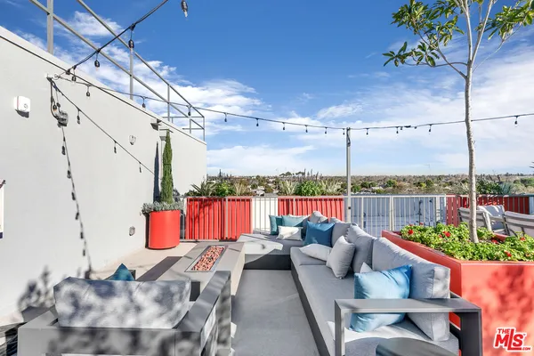 $2,295 | 3567 Chesapeake Avenue, Unit 406, Los Angeles, CA 90016