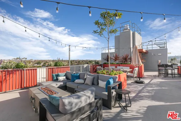 $2,295 | 3567 Chesapeake Avenue, Unit 406, Los Angeles, CA 90016