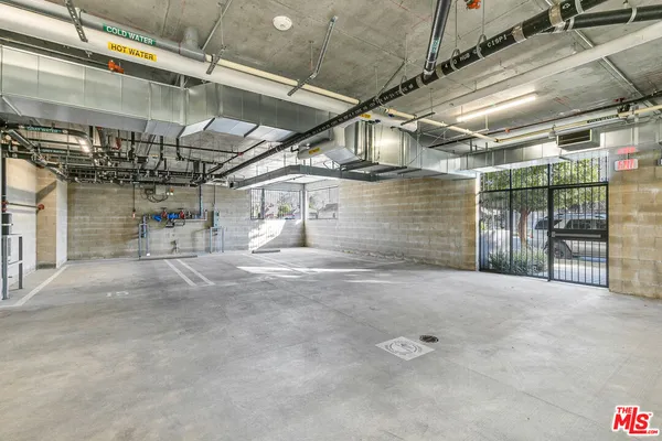 $2,295 | 3567 Chesapeake Avenue, Unit 406, Los Angeles, CA 90016
