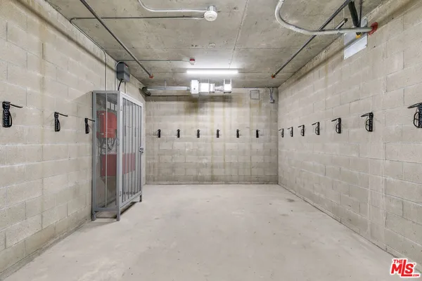 $2,295 | 3567 Chesapeake Avenue, Unit 406, Los Angeles, CA 90016