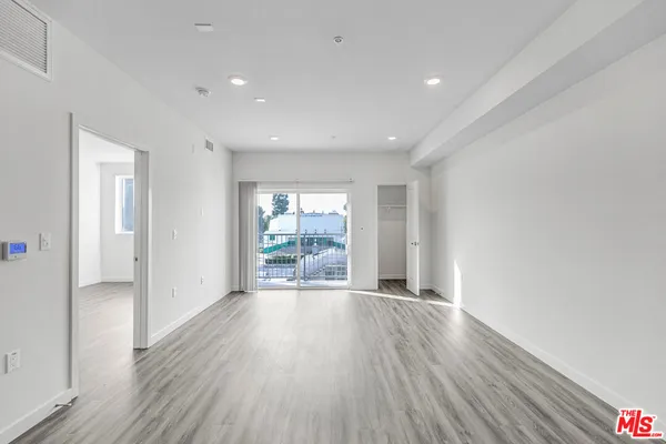 $2,295 | 3567 Chesapeake Avenue, Unit 406, Los Angeles, CA 90016