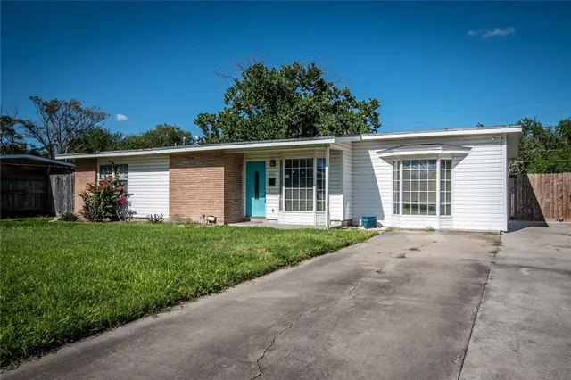 $1,700 | 4821 Mable Street, Corpus Christi, TX 78411
