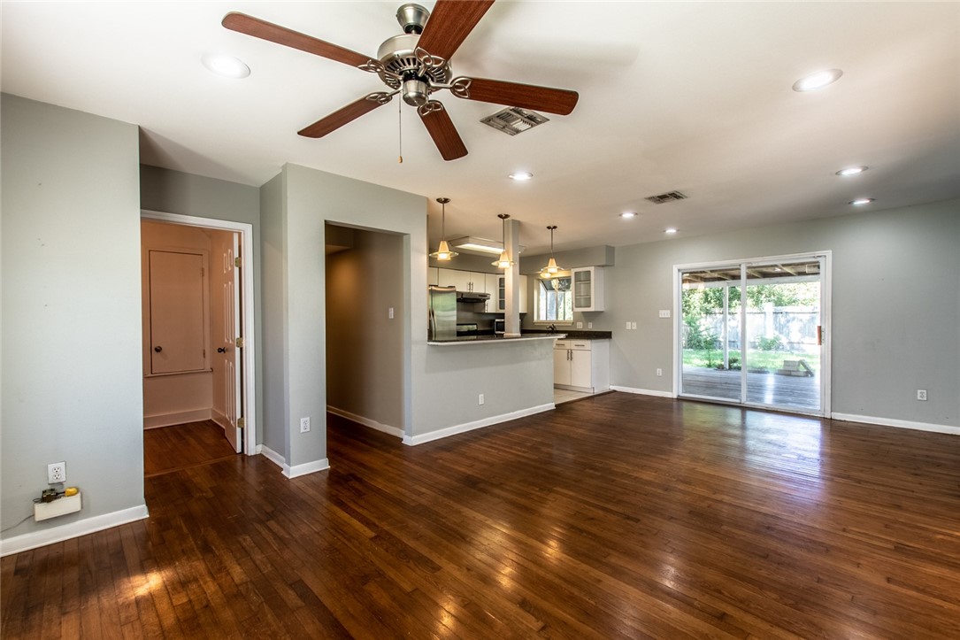 4821 Mable Street Corpus Christi, TX 78411 - Photo 5 of 32