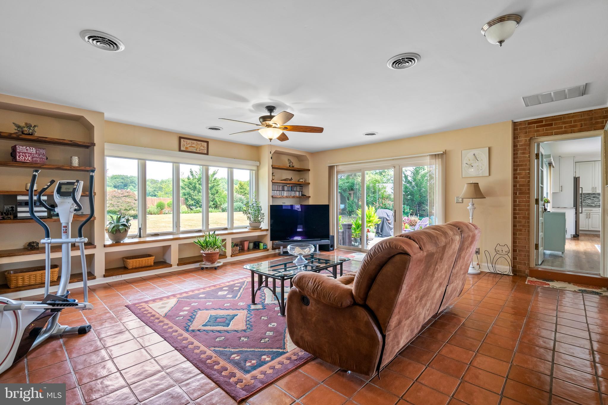 5927 Quinn Road Frederick, MD 21701 - Photo 7 of 32 Gallery Image 7