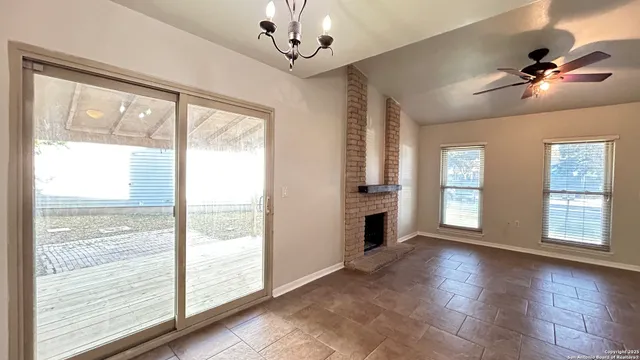 $1,195 | 9623 Golden Bend, San Antonio, TX 78250