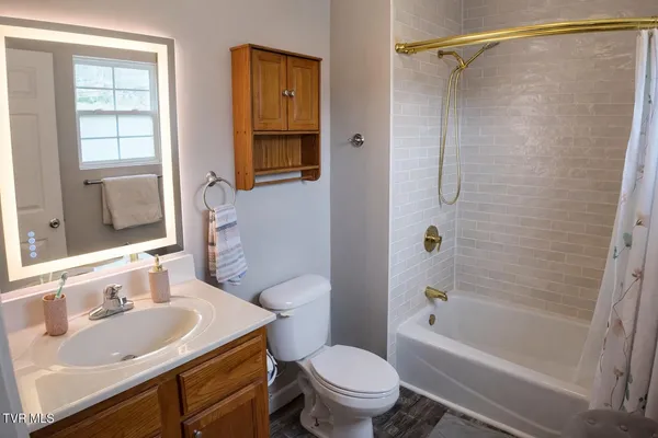 $329,000 | 408 Fondulac Drive, Kingsport, TN 37663