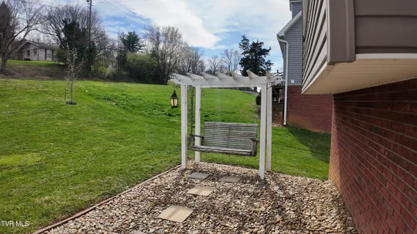 $329,000 | 408 Fondulac Drive, Kingsport, TN 37663