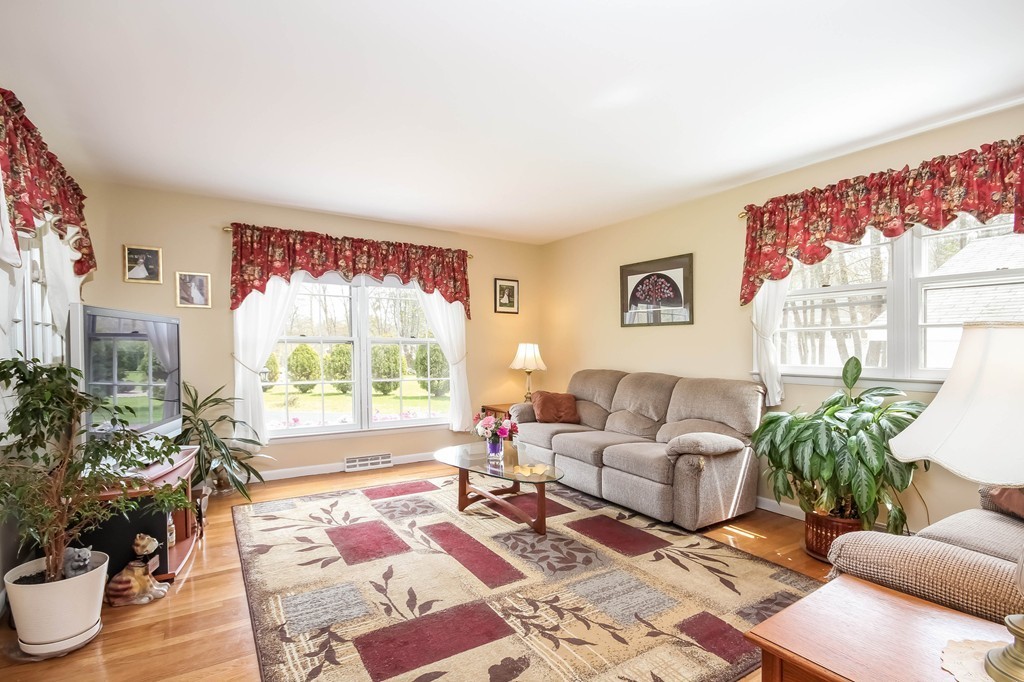 17 Kempton Road Millville, MA 01529 - Photo 4 of 21 Gallery Image 4