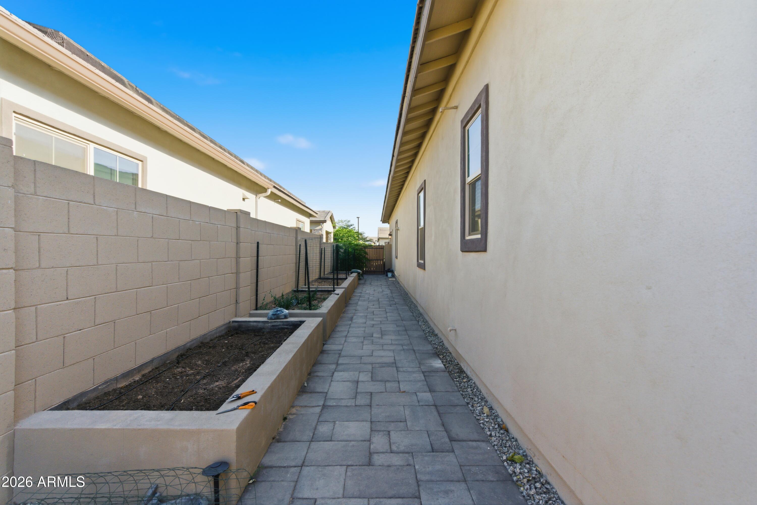 1290 East Ficus Way Gilbert, AZ 85298 - Photo 41 of 64 54-54