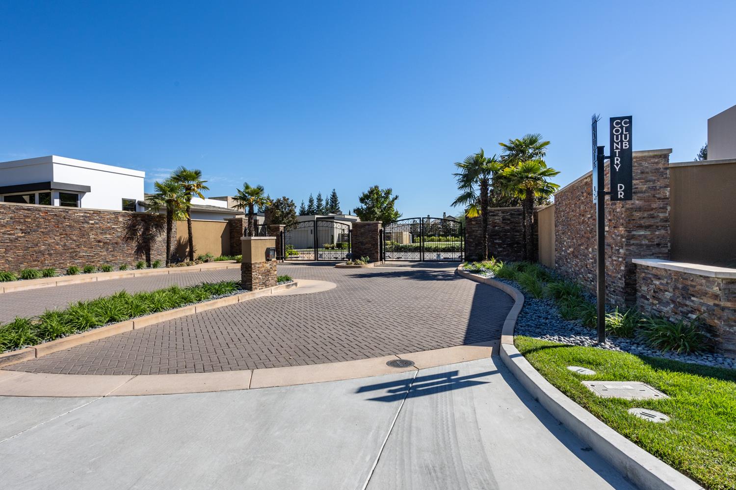 1319 Trey Way Modesto, CA 95356 - Photo 4 of 33