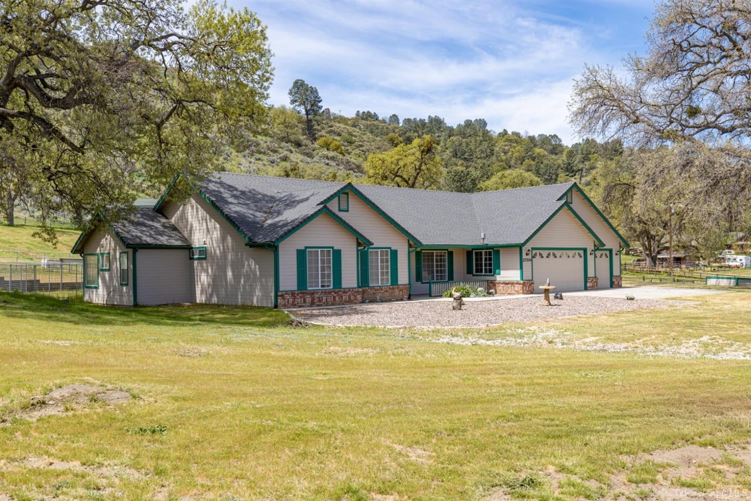 27700 Cumberland Road Tehachapi, CA 93561 - Photo 4 of 62 Gallery Image 4