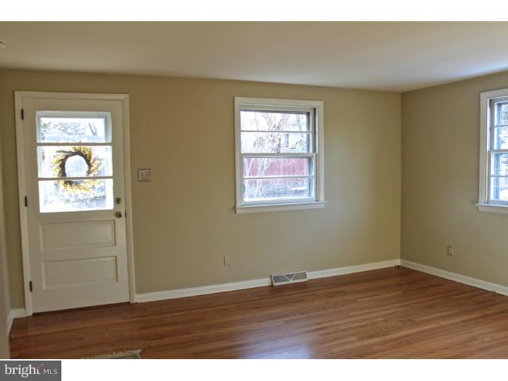 3020 Kem Road Pennsburg, PA 18073 - Photo 5 of 16 Living Room