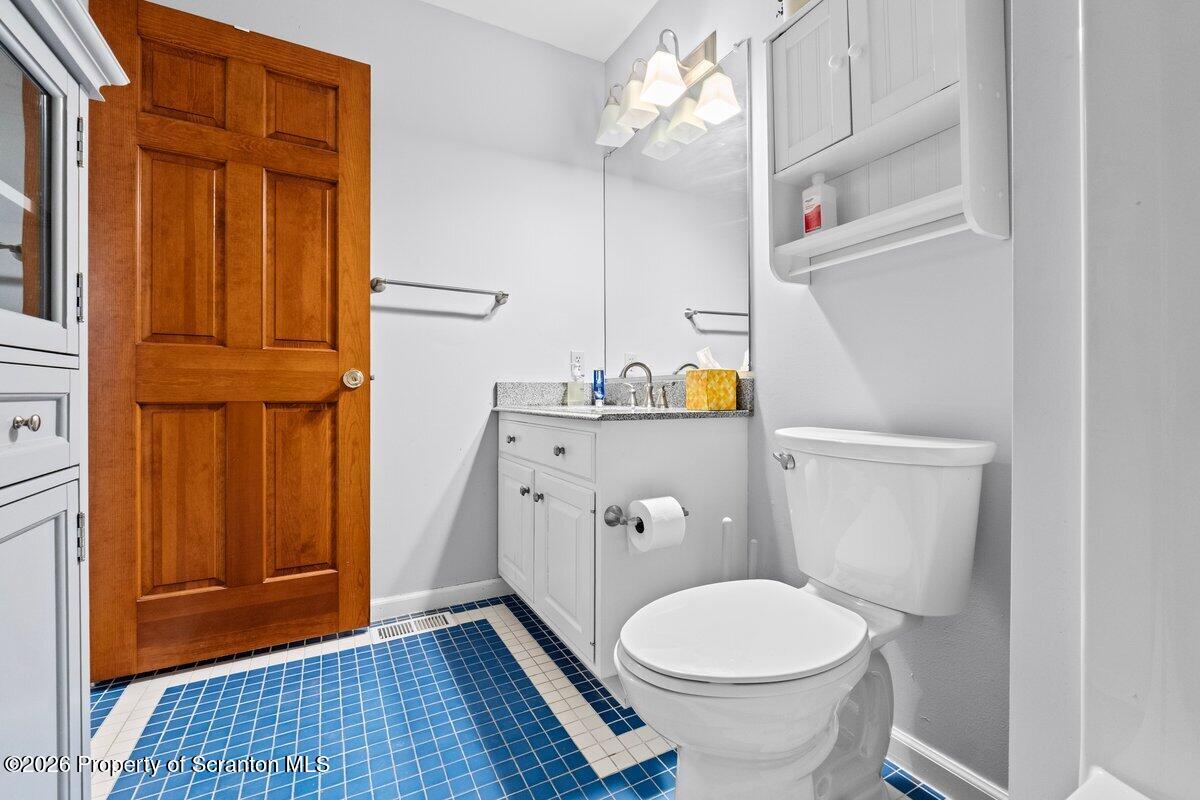 925 Parkview Road Moscow, PA 18444 - Photo 24 of 27 DSC07059