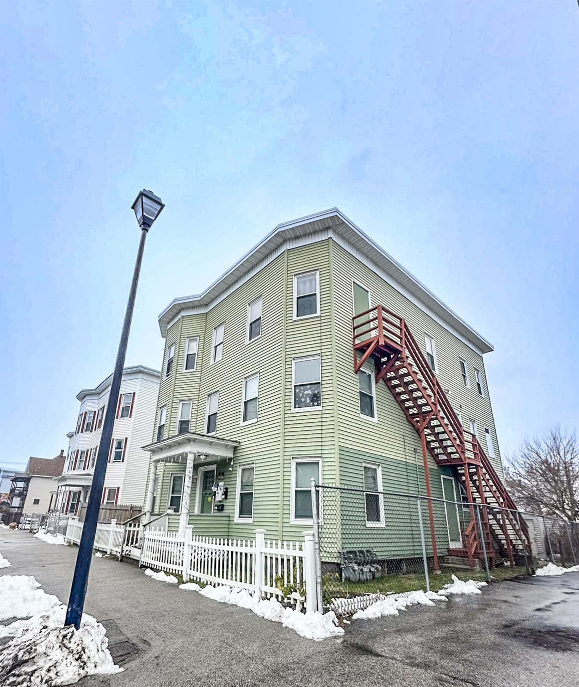 367 Spruce Street Manchester, NH 03103 - Photo 20 of 28