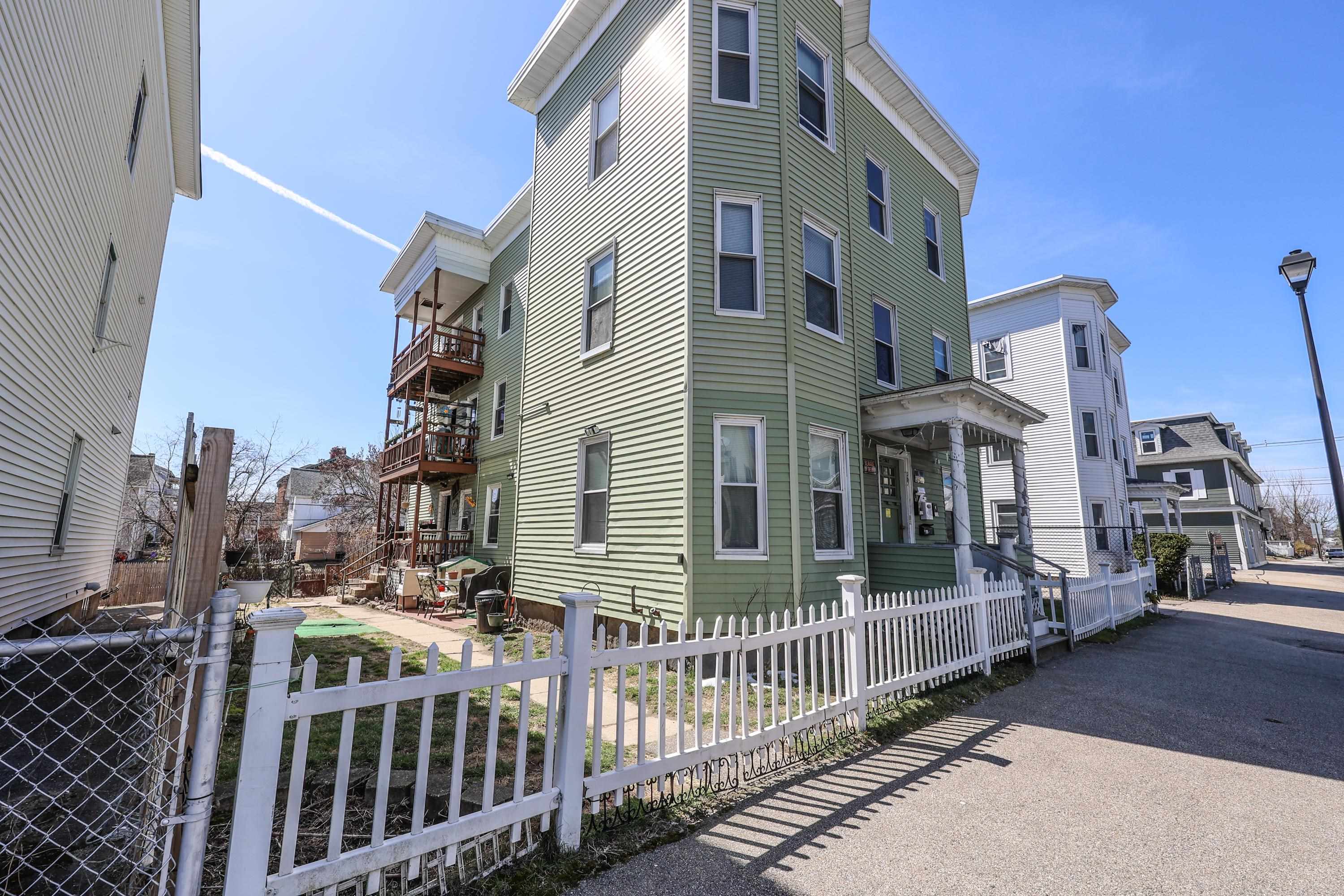 367 Spruce Street Manchester, NH 03103 - Photo 2 of 28