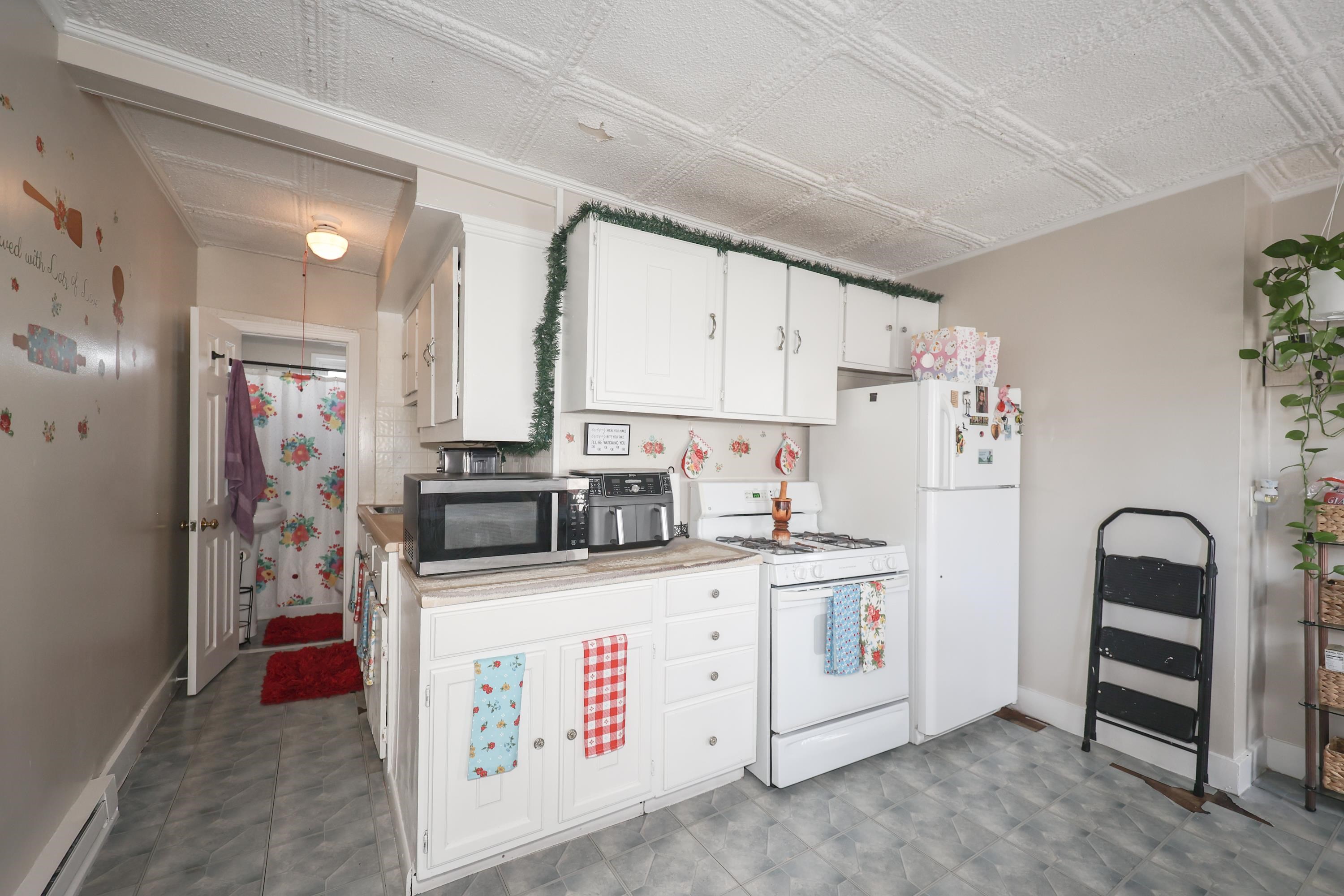 367 Spruce Street Manchester, NH 03103 - Photo 23 of 28