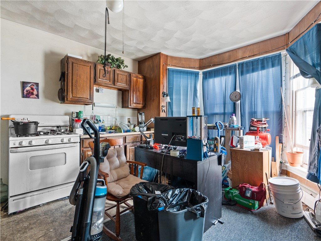 82 Appleton Avenue Pawtucket, RI 02860 - Photo 15 of 15