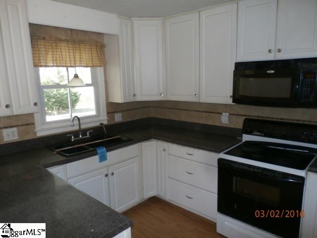 417 Charing Cross Road Taylors, SC 29687 - Photo 4 of 17 Gallery Image 4