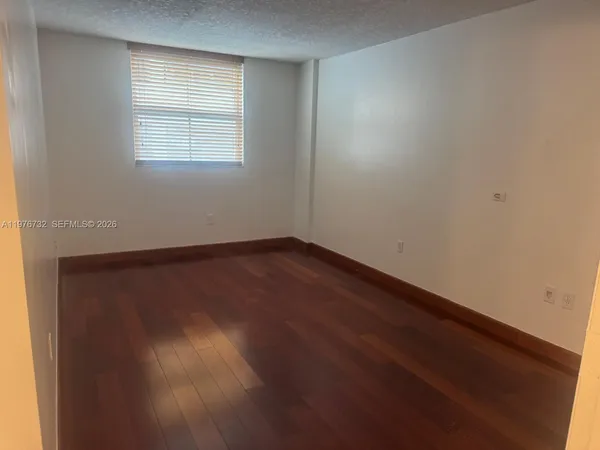 $3,900 | 104 Southwest 9th Street, Unit 1403, Miami, FL 33130