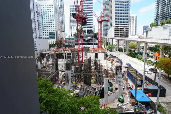 $3,900 | 104 Southwest 9th Street, Unit 1403, Miami, FL 33130