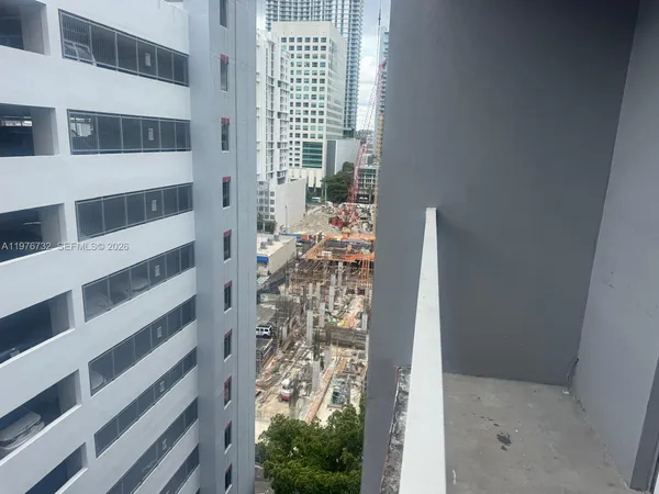 $3,900 | 104 Southwest 9th Street, Unit 1403, Miami, FL 33130