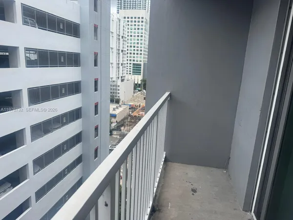 $3,900 | 104 Southwest 9th Street, Unit 1403, Miami, FL 33130