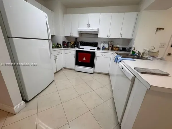 $3,900 | 104 Southwest 9th Street, Unit 1403, Miami, FL 33130