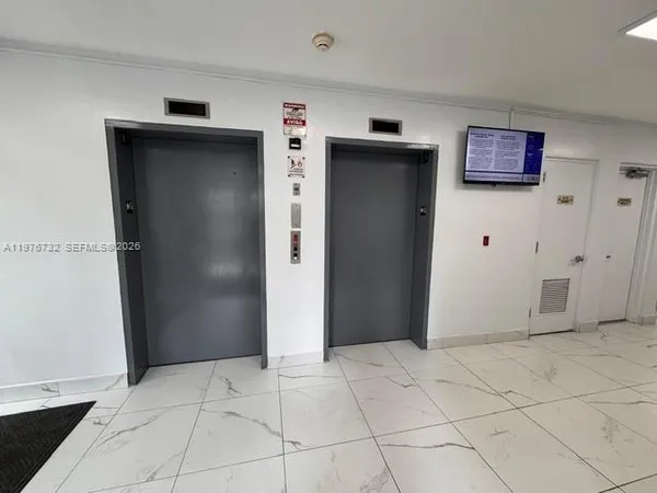 $3,900 | 104 Southwest 9th Street, Unit 1403, Miami, FL 33130