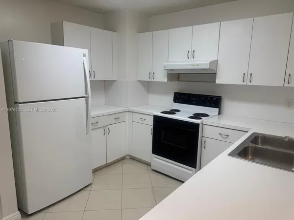 $3,900 | 104 Southwest 9th Street, Unit 1403, Miami, FL 33130